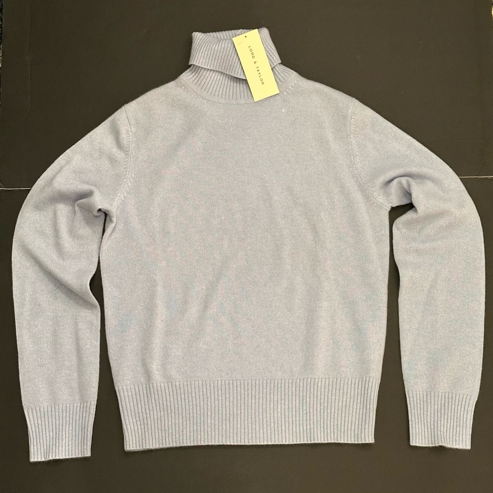 Lord & Taylor Women’s Two Ply Cashmere Turtle Neck Baby Blue Size S